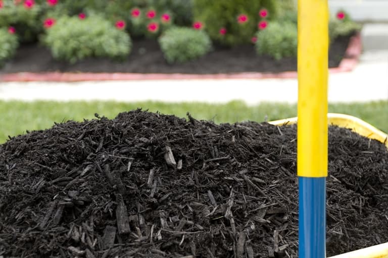 Garden-Mulch-Lake-Washington-WA