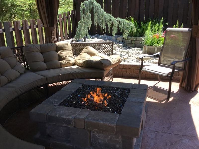 outside-fireplace-black-diamond-wa